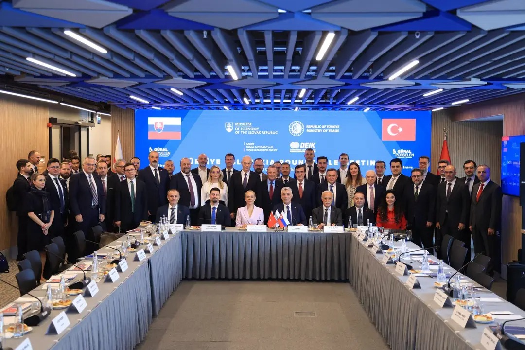 Ekonomik Bağların Güçlendirilmesi: Slovakya ve Türkiye İstanbul’da JETCO Protokolü İmzaladı